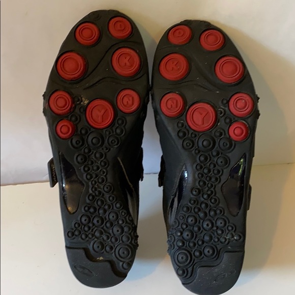 DKNY Sneaker - Picture 6 of 10